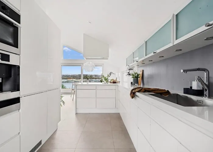 Moderne Sentral Med Fantastisk Utsikt Over Byen * Тромсё