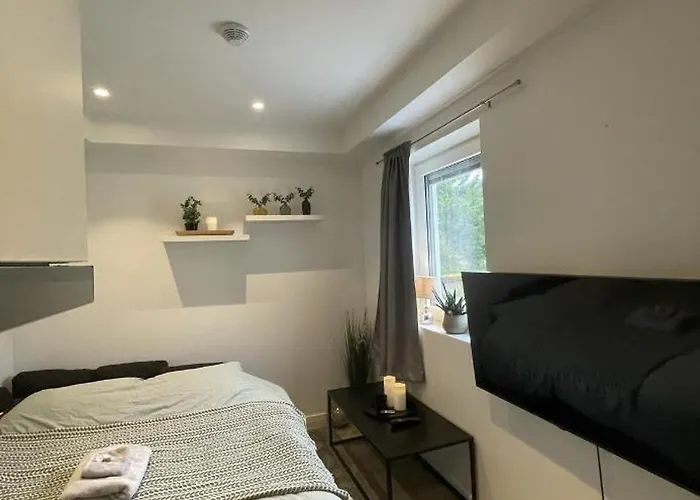 Moderne Sentral Med Fantastisk Utsikt Over Byen Тромсё