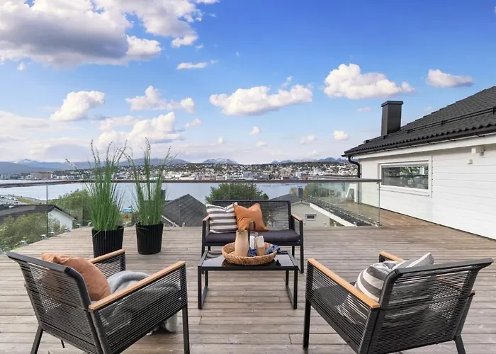 Moderne Sentral Med Fantastisk Utsikt Over Byen Вилла