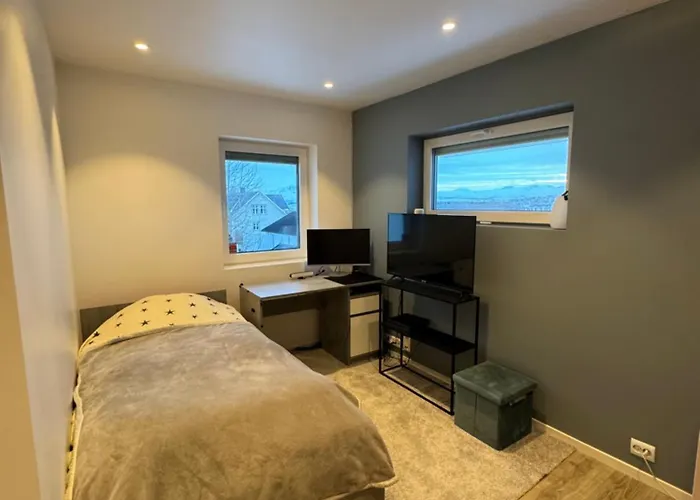 Moderne Sentral Med Fantastisk Utsikt Over Byen Вилла *